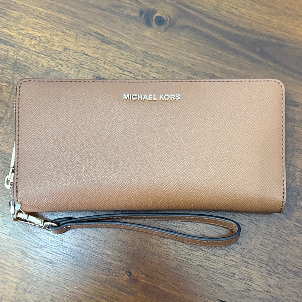 Michael Kors Jet Set Travel Continental Wallet